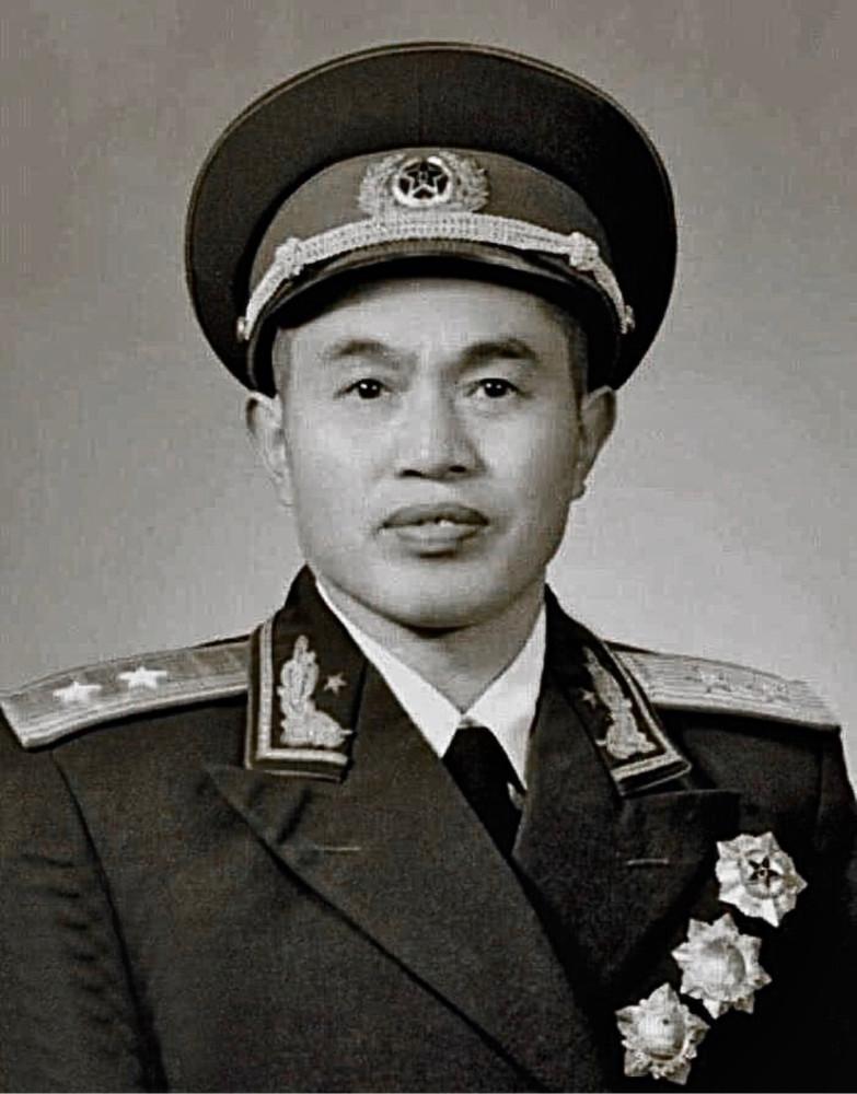 开云娱乐-毛主席下令“丢卒保车”保全大局，皮定均率七千将领甘愿当小卒